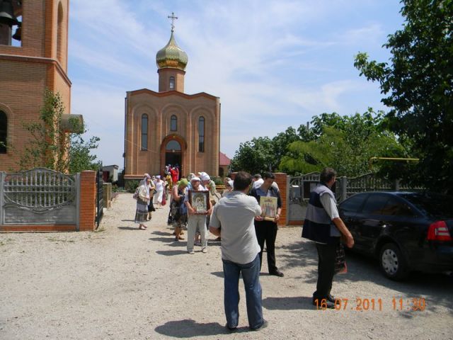 Крестный ход из Чаплинки в Асканию Нова, приуроченный ко дню памяти Царственных Страстотерпцев, 16.07.2011_6