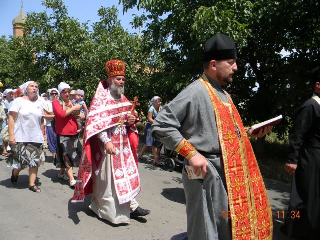 Крестный ход из Чаплинки в Асканию Нова, приуроченный ко дню памяти Царственных Страстотерпцев, 16.07.2011_8