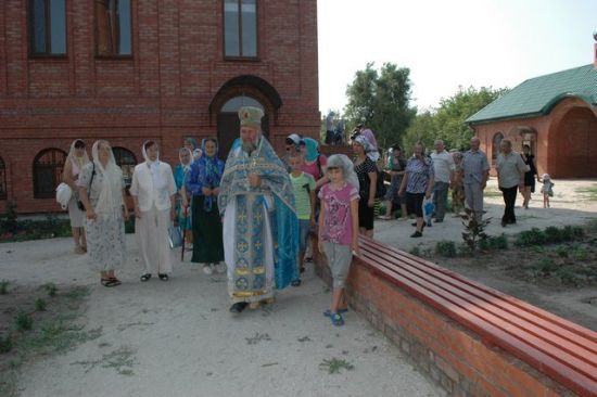 Праздник иконы Божией Матери «Милующая»