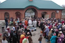 19 января в праздник Крещения Господнего праздничную Божественную литургию в храме «Спорительницы хлебов» совершил наш настоятель протоиерей Иоанн.