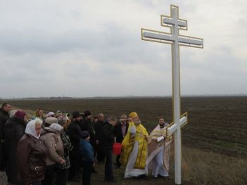 Первая Божественная литургия в храме  Собора Архистратига Михаила и прочих Небесных Сил бесплотных с. Красная Поляна