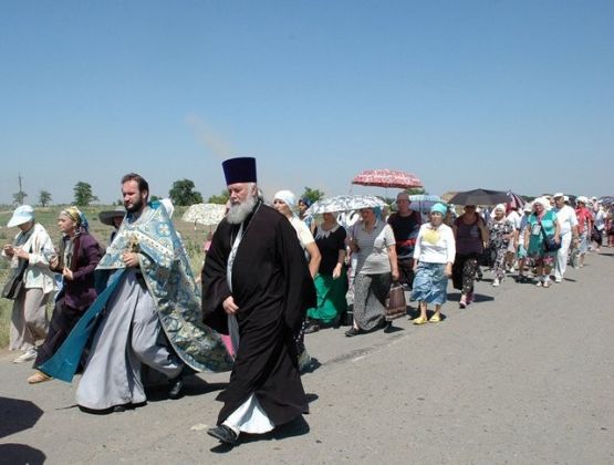 Традиционный Крестный ход из Чаплинки в Асканию-Нова