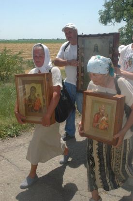 Традиционный Крестный ход из Чаплинки в Асканию-Нова