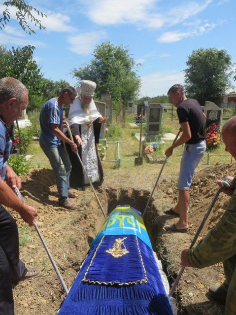 Священники благочиния совершили отпевание солдата, погибшего на востоке нашей страны