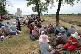 Традиционный Крестный ход из Чаплинки в Асканию-Нова