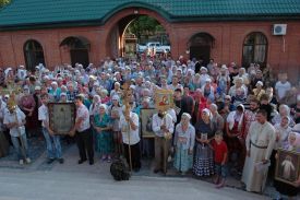 Традиционный Крестный ход из Чаплинки в Асканию-Нова