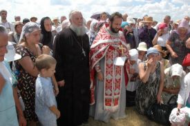 Традиционный Крестный ход из Чаплинки в Асканию-Нова