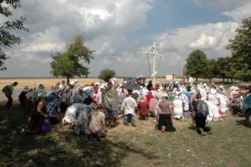 Традиционный Крестный ход из Чаплинки в Асканию-Нова