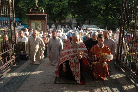 Традиционный Крестный ход из Чаплинки в Асканию-Нова