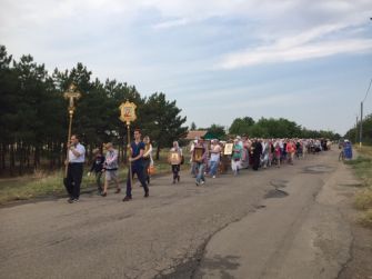 Традиционный Крестный ход из Чаплинки в Асканию-Нова