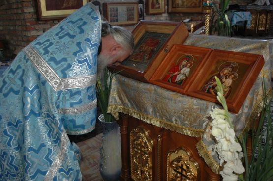 Встреча иконы Божией Матери «Виленская»
