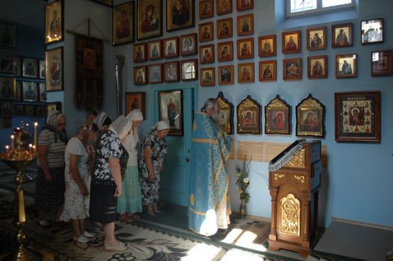 Пресвятая Дево Богородице Владычице, милостию Твоею спаси и помилуй нас!