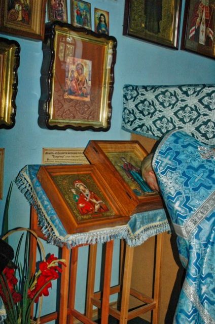 День памяти икон Божией Матери «Троеручица» и «Игуменья Святой горы Афонской»