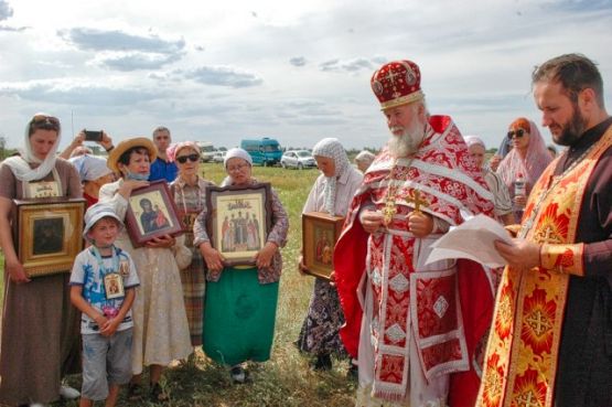 Традиционный Крестный ход из Чаплинки в Асканию-Нова