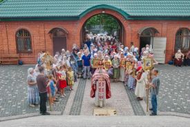 Традиционный Крестный ход из Чаплинки в Асканию-Нова