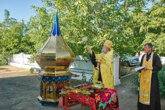 Освящение креста и купола в с. Новонатальевка