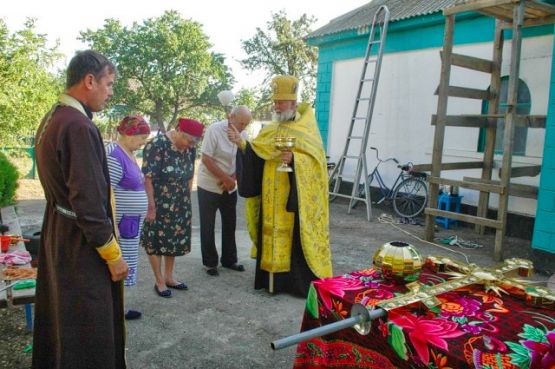 Освящение креста и купола в с. Новонатальевка