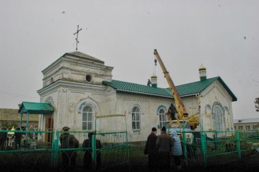 Освящение крестов и куполов в с. Строгановка