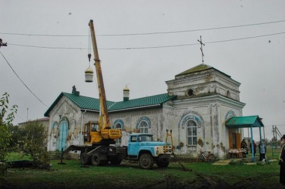 Освящение крестов и куполов в с. Строгановка