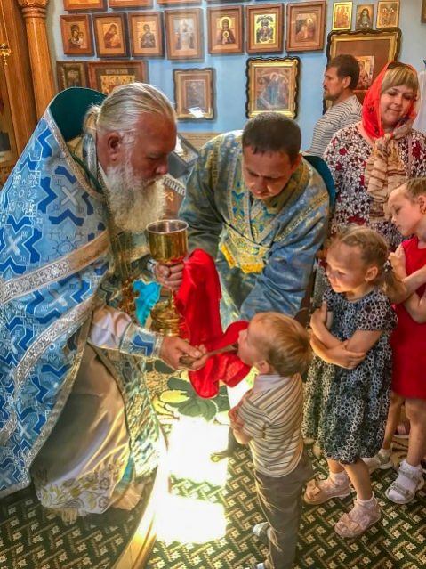 Престольный праздник Божией Матери в честь Ее иконы «Мати Молебница»