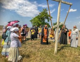 Традиционный Крестный ход из Чаплинки в Асканию-Нова