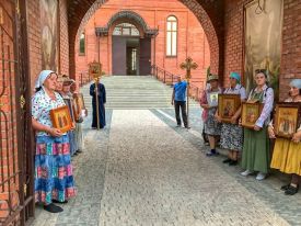 Традиционный Крестный ход из Чаплинки в Асканию-Нова