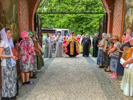 Традиционный Крестный ход из Чаплинки в Асканию-Нова