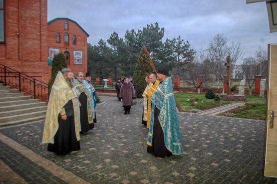 Встреча иконы Божией Матери «Быстрослышащая и Быстроотвечающая» и святого преподобного Неофита, затворника Кипрского