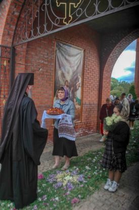 День чествования иконы Божией Матери "Путеводительница - Тихвинская"