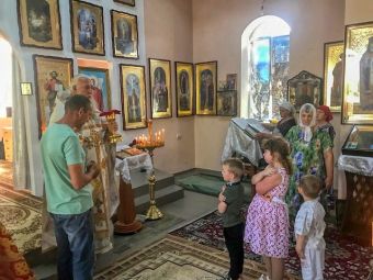 Божественная литургия в с. Надеждовка
