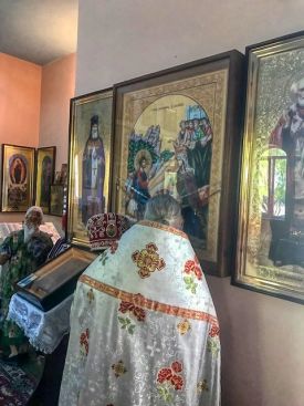 Божественная литургия в с. Надеждовка
