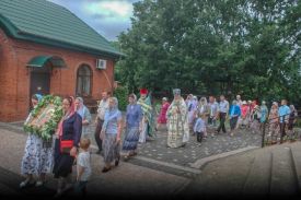 Престольный праздник Божией Матери в честь Ее иконы «Мати Молебница»