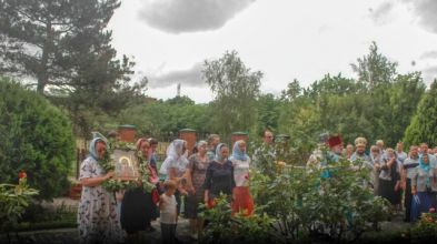 Престольный праздник Божией Матери в честь Ее иконы «Мати Молебница»