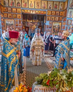 Престольный праздник Божией Матери в честь Ее иконы «Мати Молебница»
