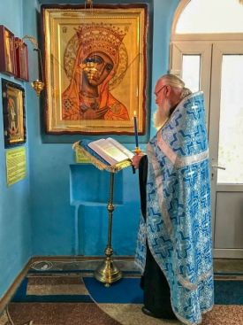 Утреня с чтением акафиста Пресвятой Богородице