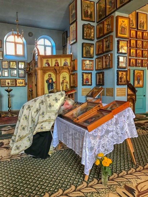 Молебен у святынь