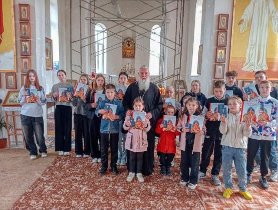 Встреча настоятеля с детьми