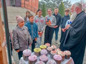 Встреча настоятеля с детьми