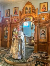 Богослужение в праздник Преполовения Пятидесятницы
