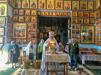 Богослужение в праздник Преполовения Пятидесятницы