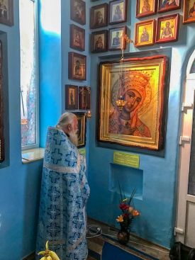 Божественная Литургия в день чествования иконы Пресвятой Богородицы “Достойно есть” или “Милующая”