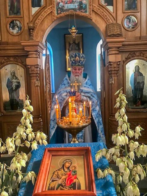 Божественная Литургия в день чествования иконы Пресвятой Богородицы “Достойно есть” или “Милующая”