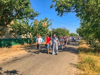 Традиционный Крестный ход из Чаплинки в Асканию-Нова