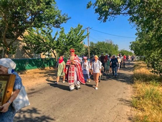 Традиционный Крестный ход из Чаплинки в Асканию-Нова