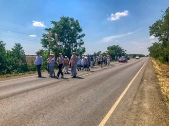 Традиционный Крестный ход из Чаплинки в Асканию-Нова