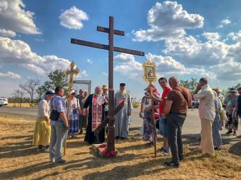 Традиционный Крестный ход из Чаплинки в Асканию-Нова