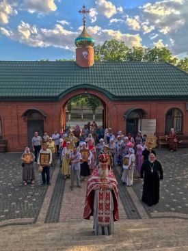 Традиционный Крестный ход из Чаплинки в Асканию-Нова
