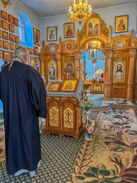День чествования иконы Божией Матери «Троеручица»