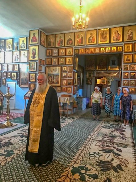 Святый равноапостольный княже Владимире, моли Бога о нас!