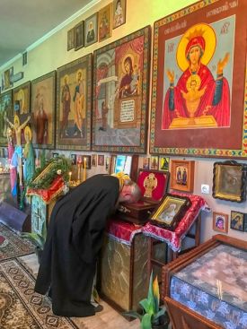 Святый равноапостольный княже Владимире, моли Бога о нас!